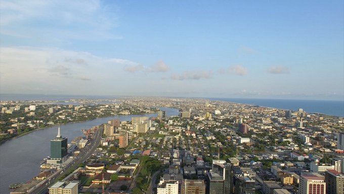 VICTORIA ISLAND, DRIFTING FROM RIGHT TO LEFT - Naija Photo Stock